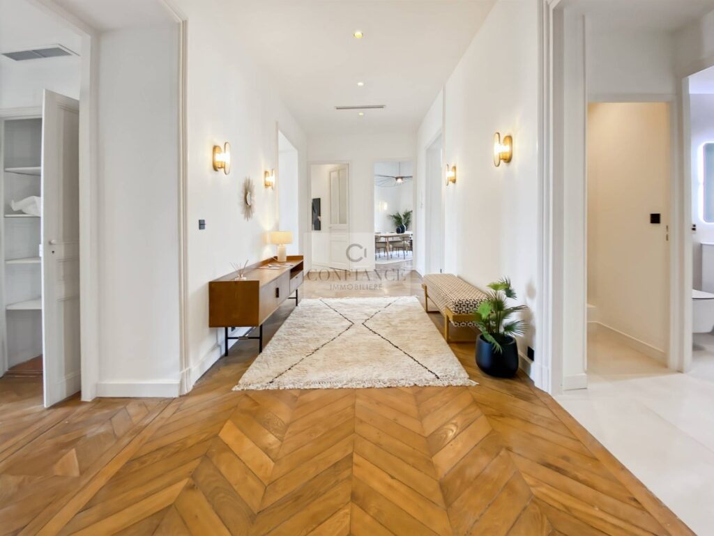 Appartement rénové – 5 pièces – 4 chambres – 194 m²