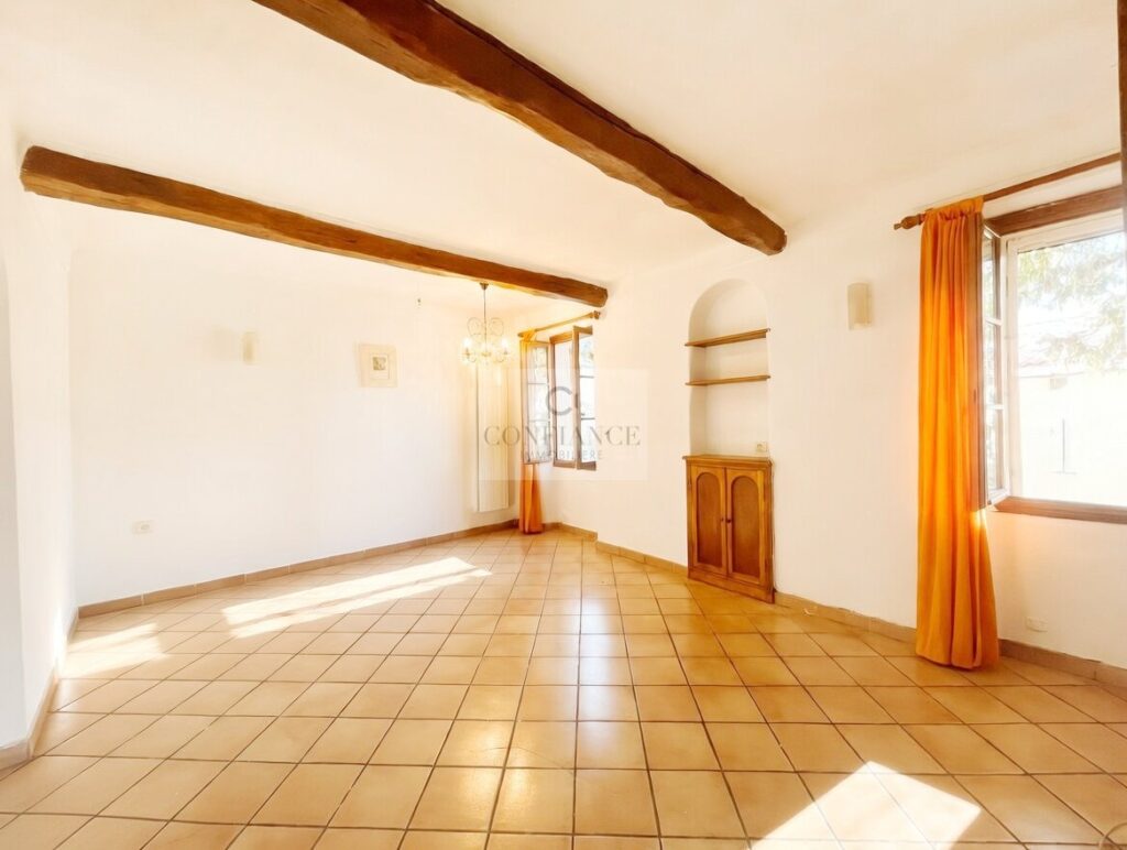 Maison – 5 pièces – 4 chambres – 80 m²