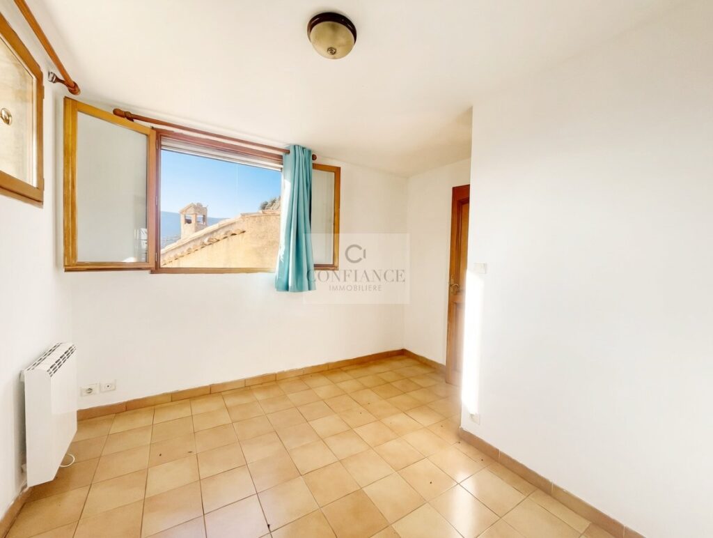 Maison – 5 pièces – 4 chambres – 80 m²