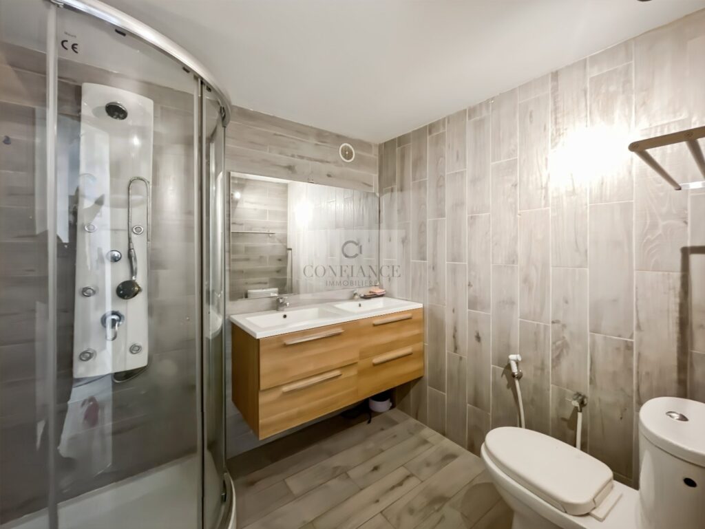 Maison individuelle – 7 pièces – 5 chambres – 185 m²