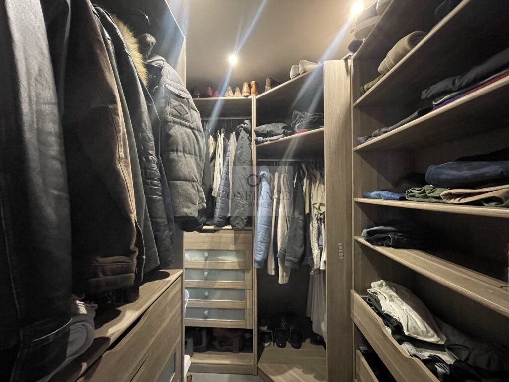 Maison individuelle – 7 pièces – 5 chambres – 185 m²