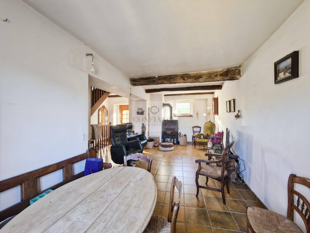 Appartement – 5 pièces – 3 chambres – 143 m²