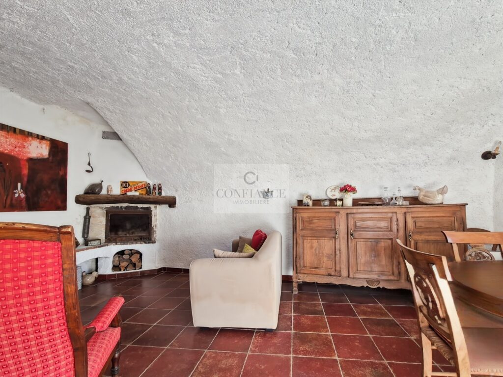 Appartement – 5 pièces – 3 chambres – 143 m²