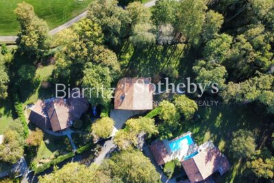 Villa de prestige à vendre à Arcangues – Calme et Golf – 7 pièces – 5 chambres – 225 m²