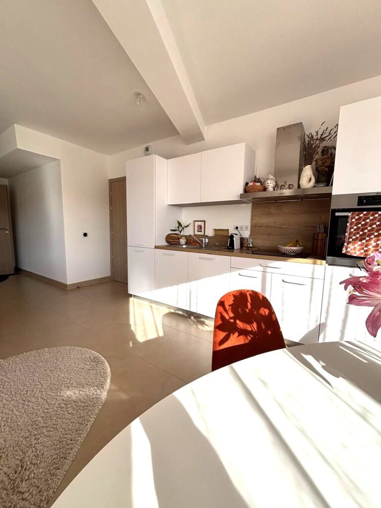 Appartement Moderne avec Vue Mer à Ajaccio – 4 pièces – NR chambres – 110 m²