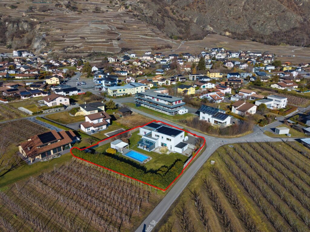 Villa contemporaine avec piscine à Fully ! – NR pièces – 5 chambres – 207 m²