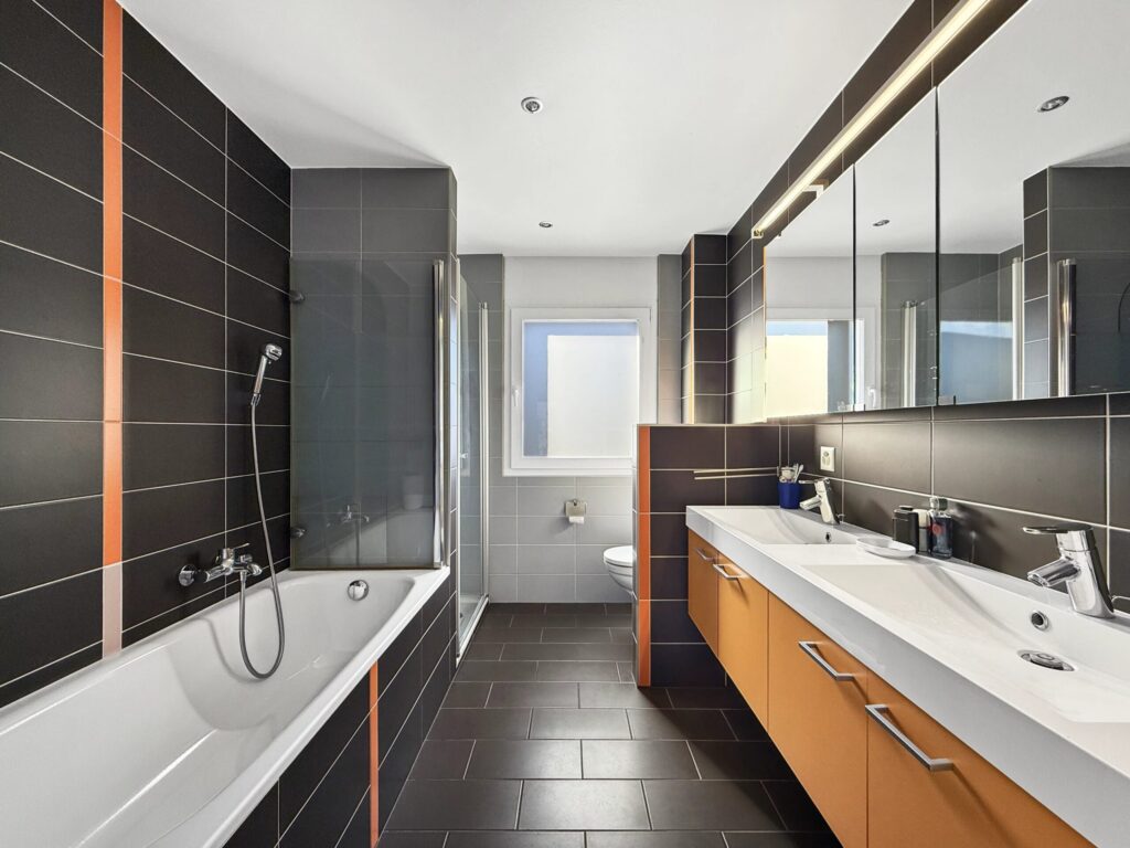 Villa contemporaine avec piscine à Fully ! – NR pièces – 5 chambres – 207 m²