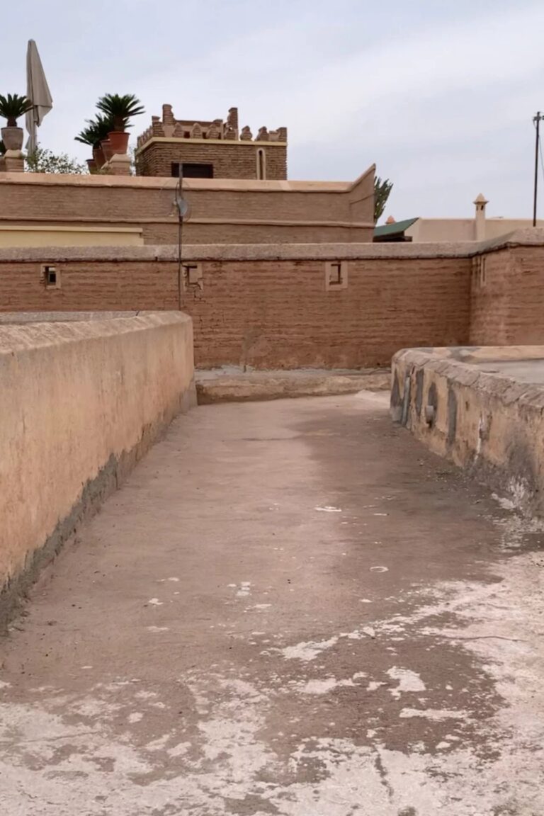 Riad d’exception à rénover – Bab Taghzout | 400 m² | 850 000 € – NR pièces – NR chambres – 400 m²