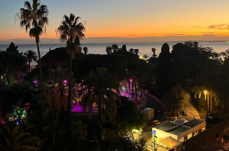 nice vue mer nuit ville