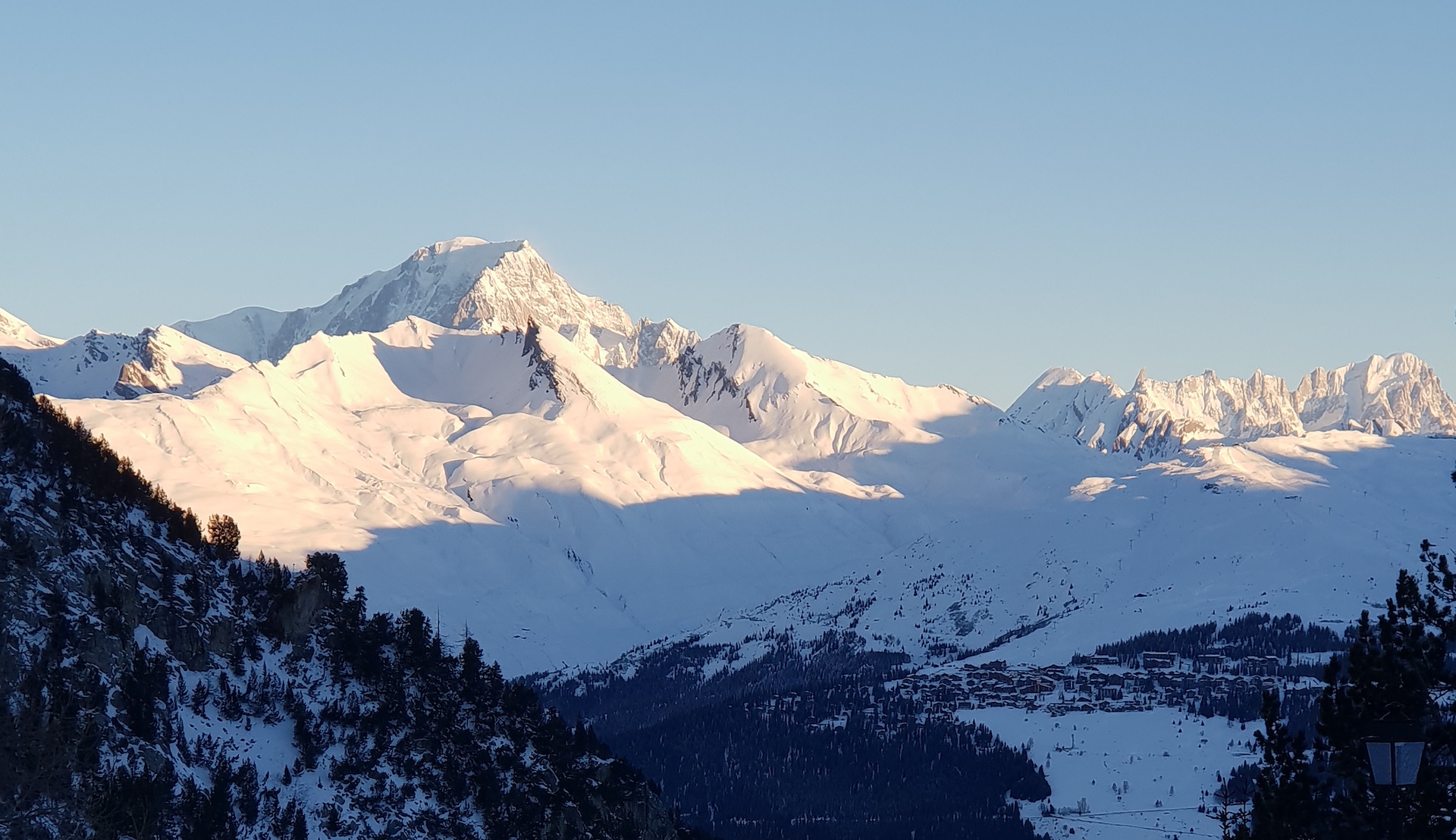 vue montagne mont blanc la rosière village