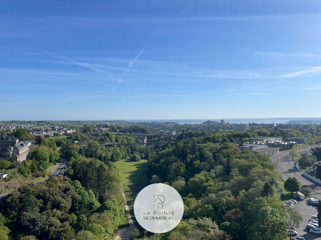 Appartement T4 à Saint-Brieuc avec vue imprenable sur la baie et la ville – 4 pièces – 2 chambres – 73.57 m²