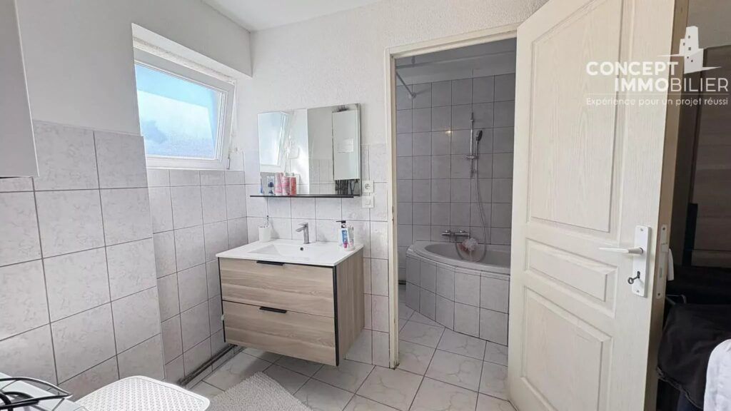 Immeuble à vendre Uckange – 8 pièces – 5 chambres – 202 m²