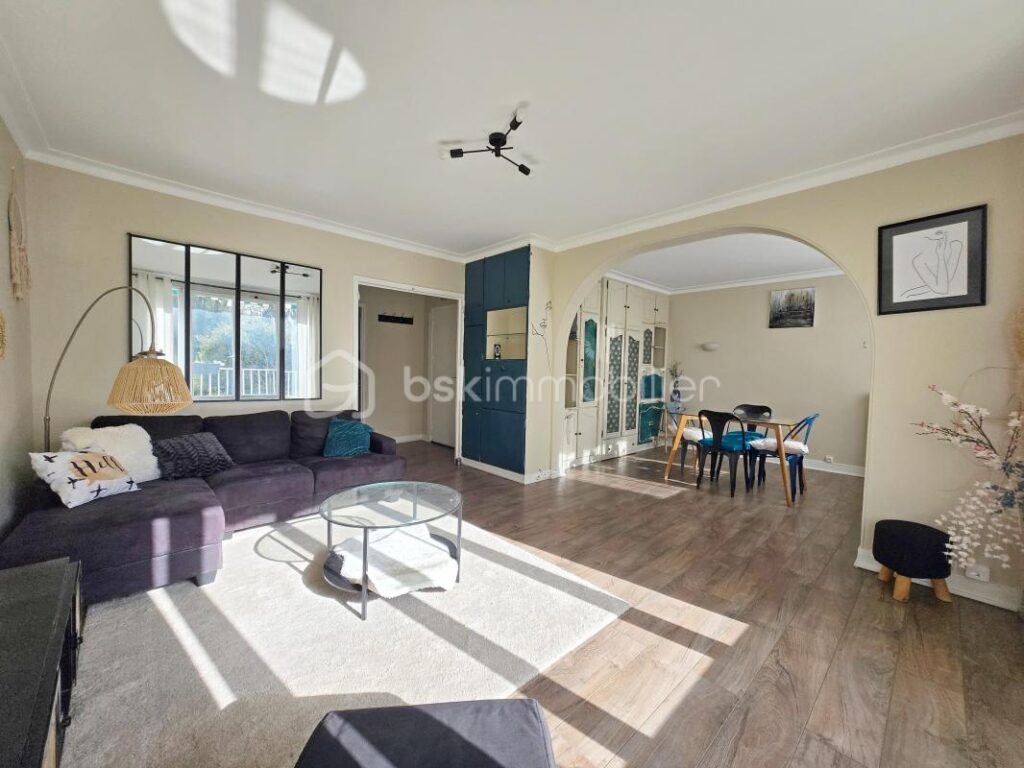 Appartement proche du centre ville – 4 pièces – 2 chambres – 73 m²