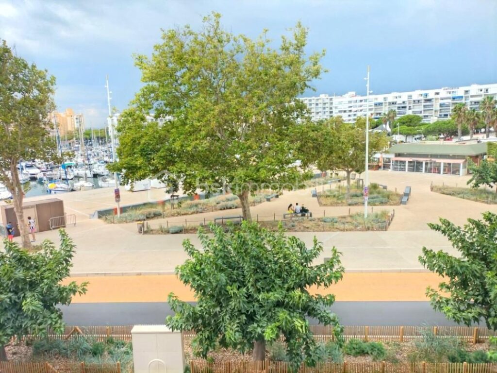 CARNON PORT-VENTE GRAND STUDIO AVEC VUE DEGAGEE- IDEAL INVESTISSEUR – 1 pièce – NR chambres – 26 m²