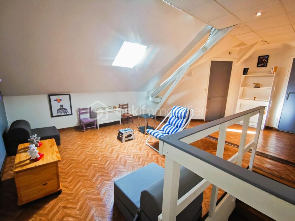 LIVET ET GAVET 38220- Charmante maison familiale de 109m² 3 chambres, bureau, jardin à la vue dégagée – 6 pièces – 3 chambres – 109 m²