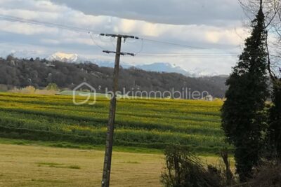 Beau terrain à bâtir avec vue sur les Pyrénées – NR pièces – NR chambres – 3700 m²