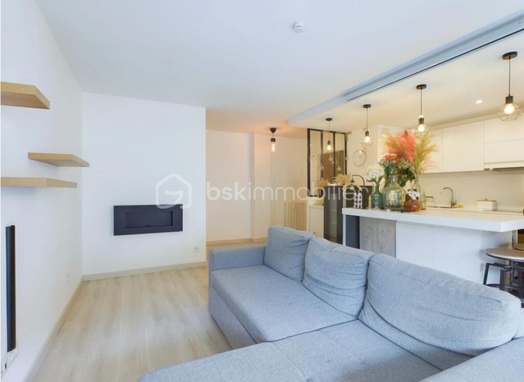 Magnifique 3 pièces entièrement refait avec grande terrasse – 3 pièces – 2 chambres – 65 m²