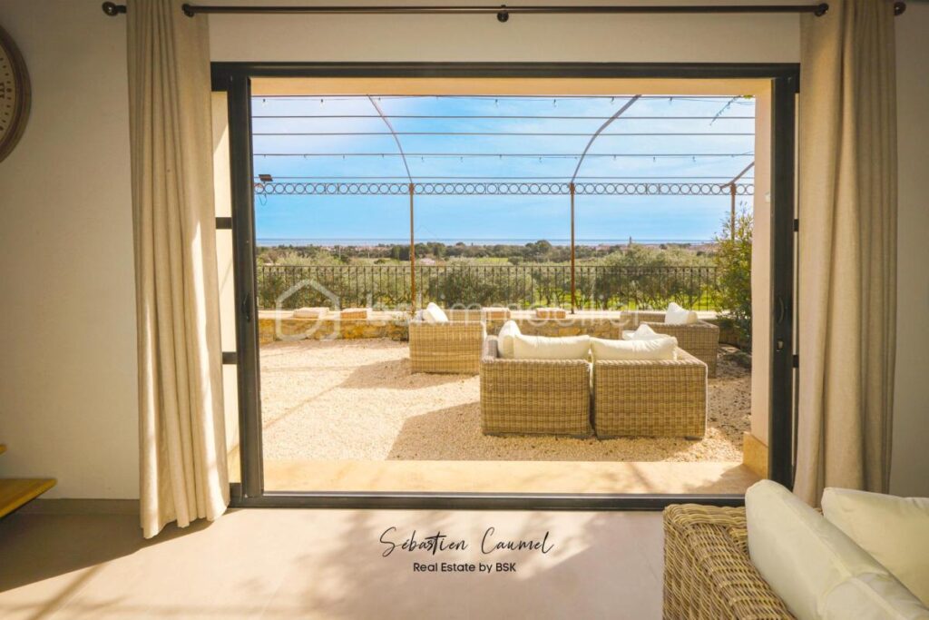 Mireval – Duplex meublé T4 99 m² – Terrasse – Vue étangs et mer – 4 pièces – 3 chambres – 99 m²