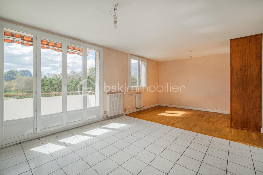 Appartement lumineux avec balcon et vue dégagée – 3 pièces – 1 chambre – 59 m²