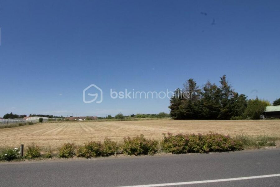 Terrain à vendre à Quiers sur bezonde