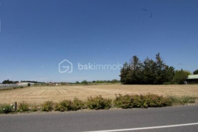 Terrain à vendre à Quiers sur bezonde