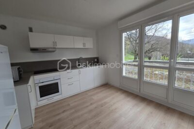 Appartement T3 Voiron 175 000 € – 4 pièces – 2 chambres – 71 m²