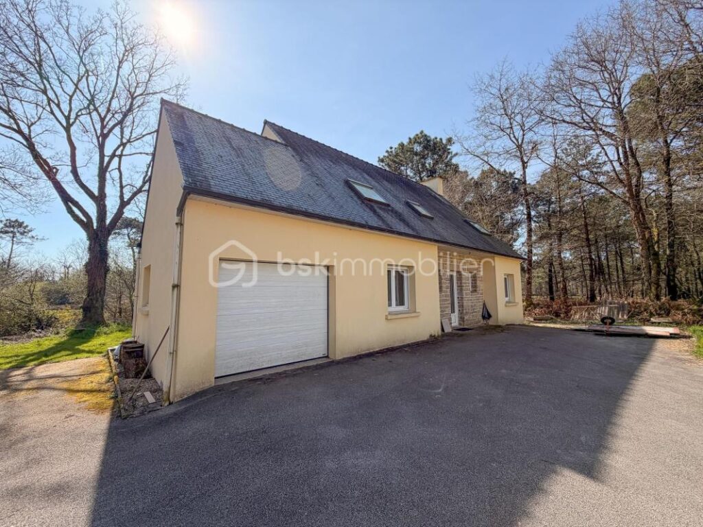 BRECH – Maison d&rsquo;environ 117 m2 habitables – 5 pièces – 3 chambres – 117 m²