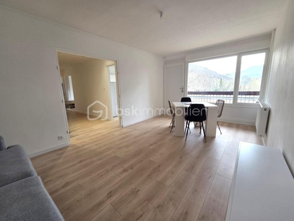 Appartement T3 Voiron 190 000 € – 4 pièces – 2 chambres – 71 m²