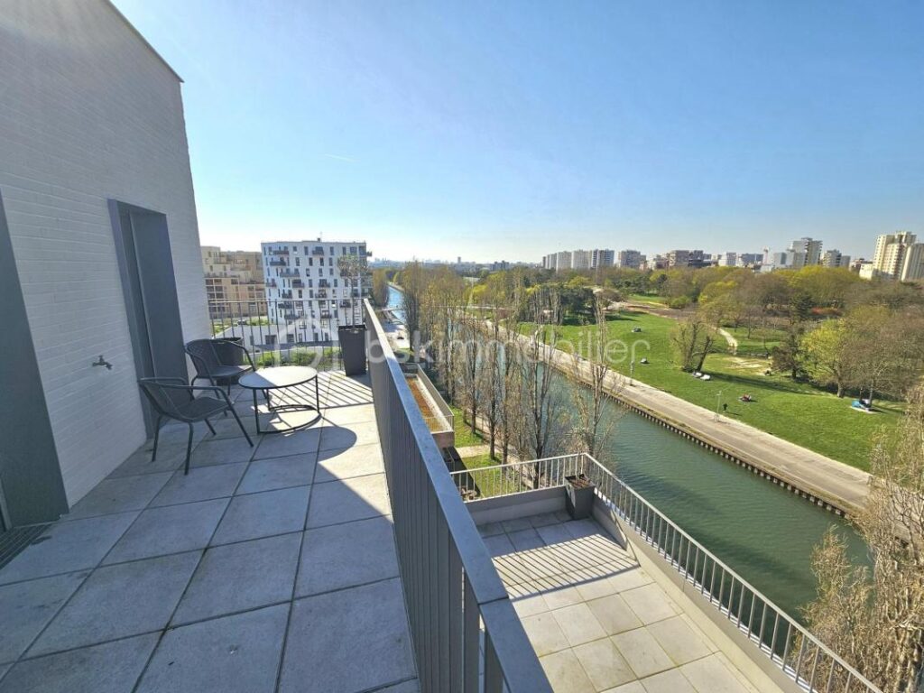 Appartement duplex dernier étage F5 vue Canal de l’Ourcq terrasses parking – 5 pièces – 4 chambres – 97 m²