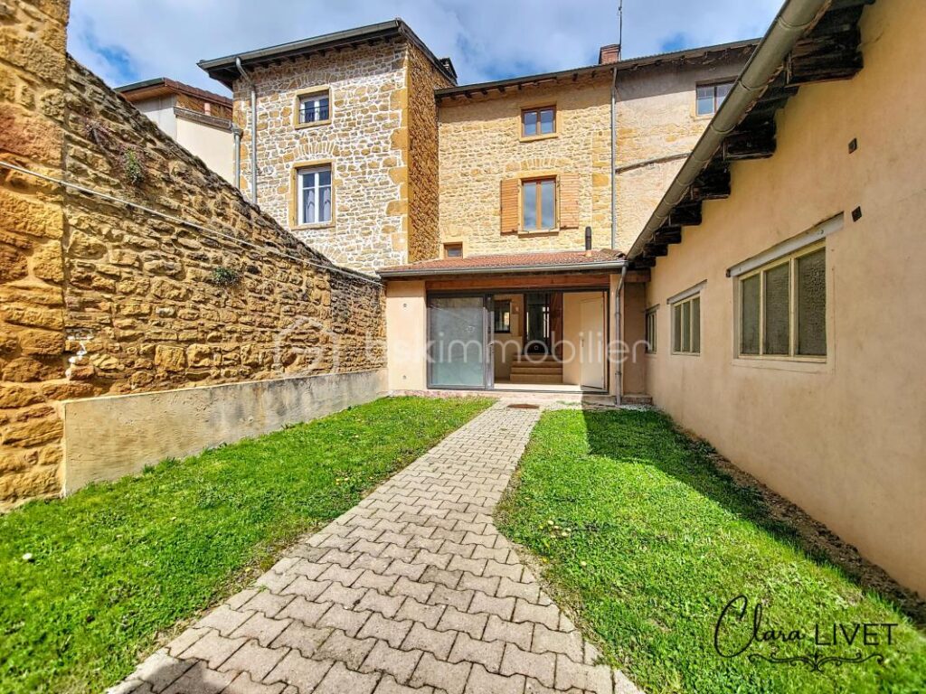 NOUVEAUTÉ – Maison rénovée avec jardin plein sud & grand garage – Chessy-les-Mines – 4 pièces – 3 chambres – 147 m²