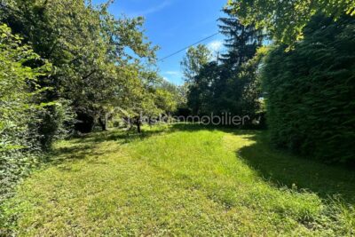 Terrain à bâtir de 802m² avec garage existant aux Lombards – Brié-et-Angonnes – NR pièces – NR chambres – 802 m²