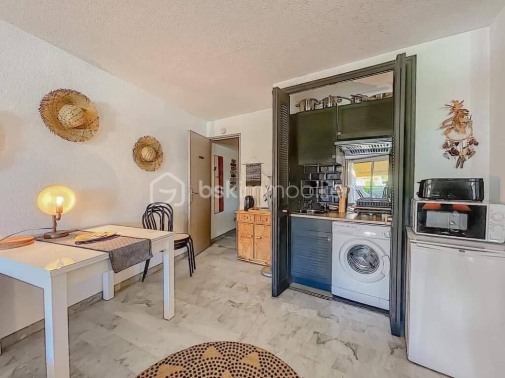 Studio meublé 26 m² avec parking et piscine – Première ligne de mer – La Grande-Motte Couchant – 1 pièce – NR chambres – 26 m²