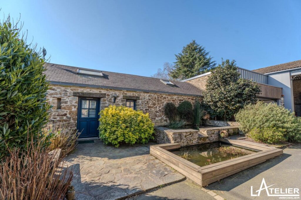 Maison en pierres bon état fort potentiel, atypique – 9 pièces – 5 chambres – 273 m²