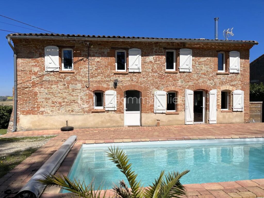 Maison 6 pièces – 215m2 – 6 pièces – 4 chambres – 215 m²