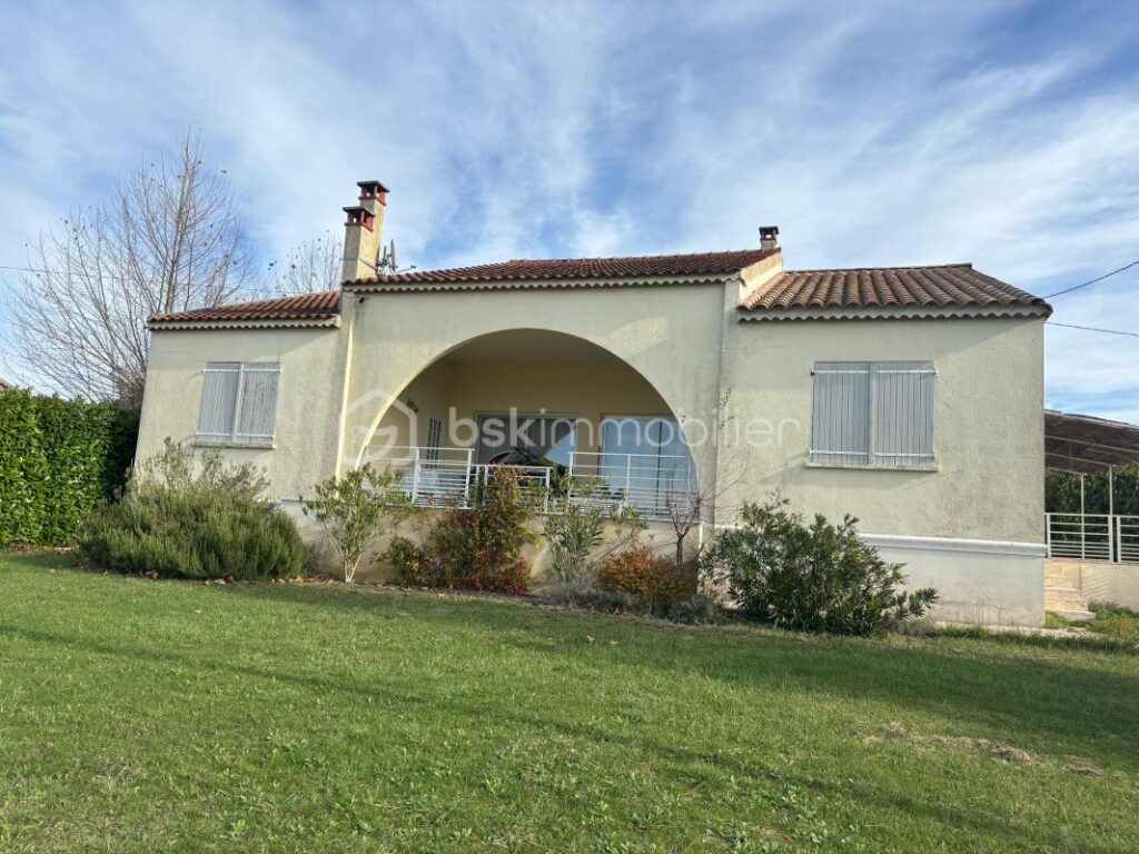 Très jolie maison de charme à Barjac – 6 pièces – 3 chambres – 220 m²