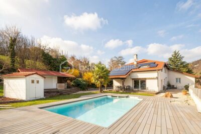 Propriété haut de gamme avec piscine & vue dégagée – 264 m² Brié et Angonnes – 8 pièces – 4 chambres – 274 m²