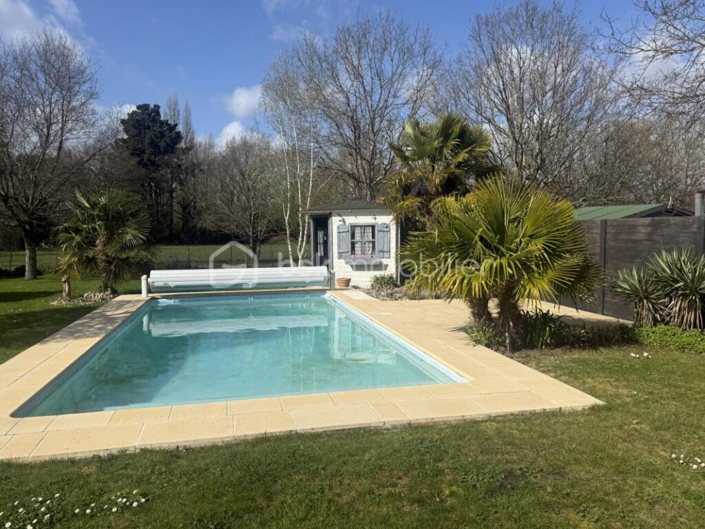 Maison familiale avec piscine chauffée – 7 pièces – 4 chambres – 150 m²