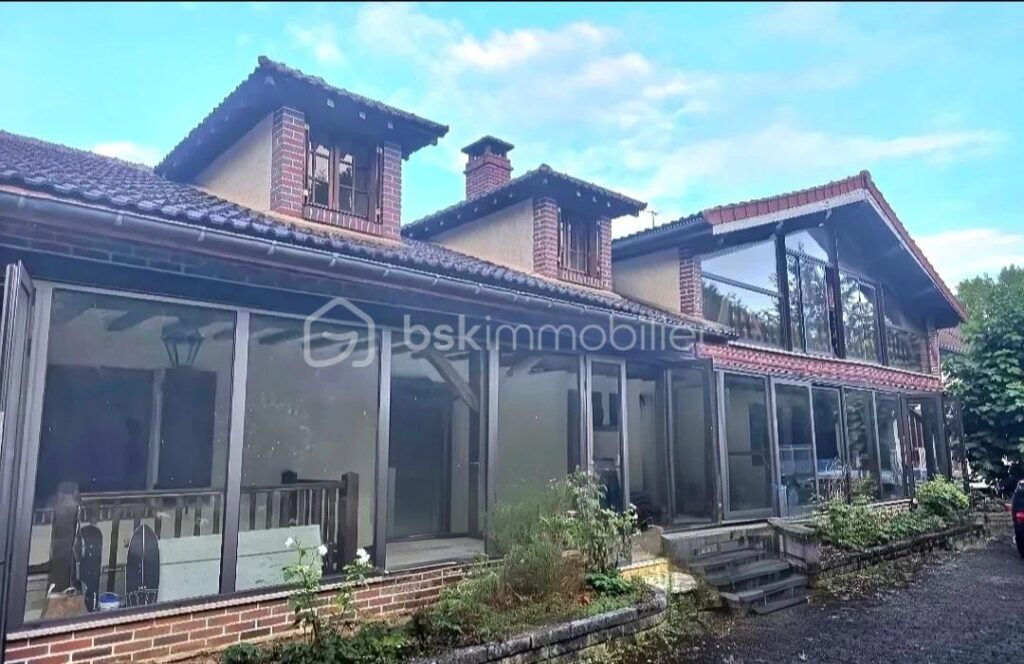 Grande Maison ancienne de caractère à Sens – 11 pièces – 9 chambres – 383 m²