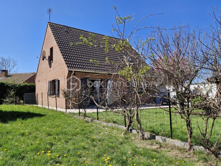 Maison individuelle 3 chambres jardin et garage – 5 pièces – 3 chambres – 99 m²