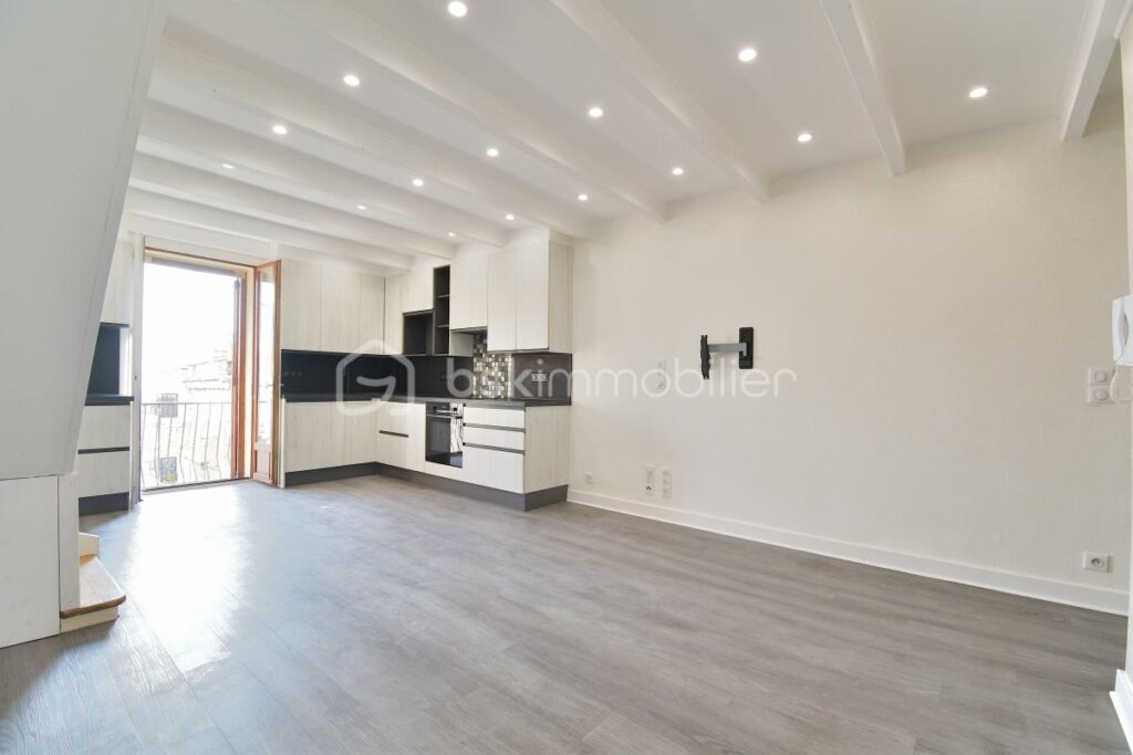 TRES BEL APPARTEMENT d&rsquo;environ 90 m2 très bien entretenu ! – 5 pièces – 4 chambres – 90 m²