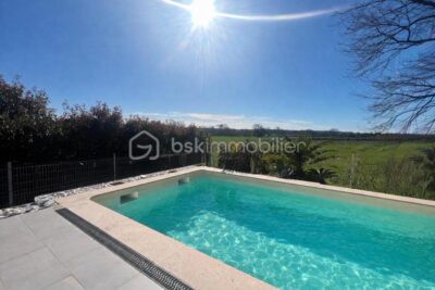 Maison récente de 113 m2 de plain-pied avec piscine, 3 chambres – 5 pièces – 3 chambres – 113 m²