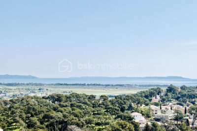 DPT VAR (83) – VUE MER PANORAMIQUE A COUPER LE SOUFLE POUR CE BEL APPARTEMENT – 4 pièces – 2 chambres – 80 m²