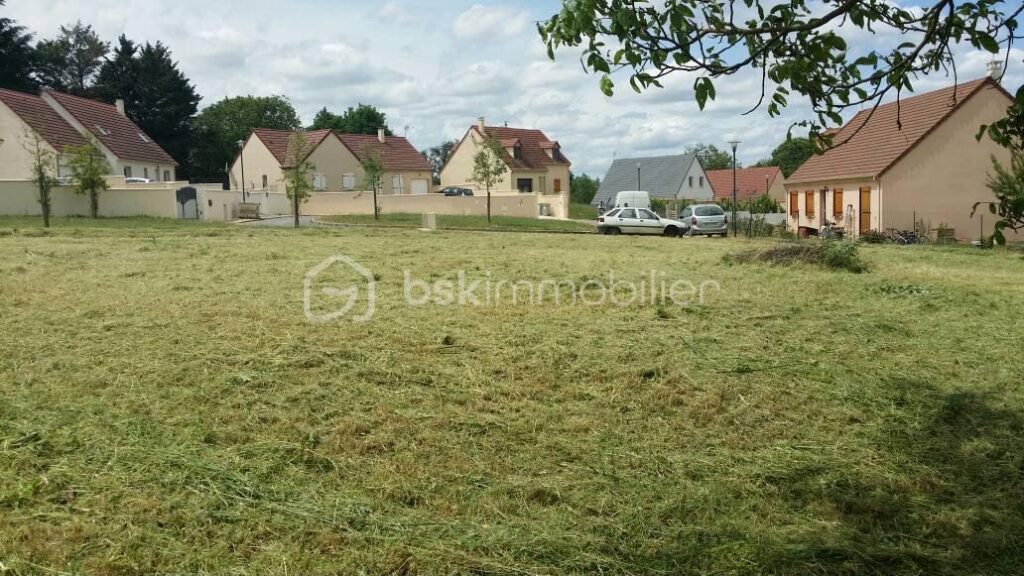 Terrain Constructible de 1095 m² à Savigny sur Clairis – NR pièces – NR chambres – 1095 m²