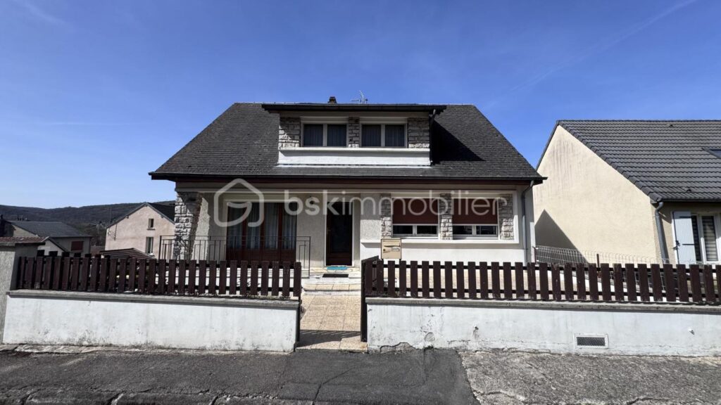 PAVILLON INDEPENDANT SUR SOUS-SOL A RENOVER – 7 pièces – 4 chambres – 122 m²