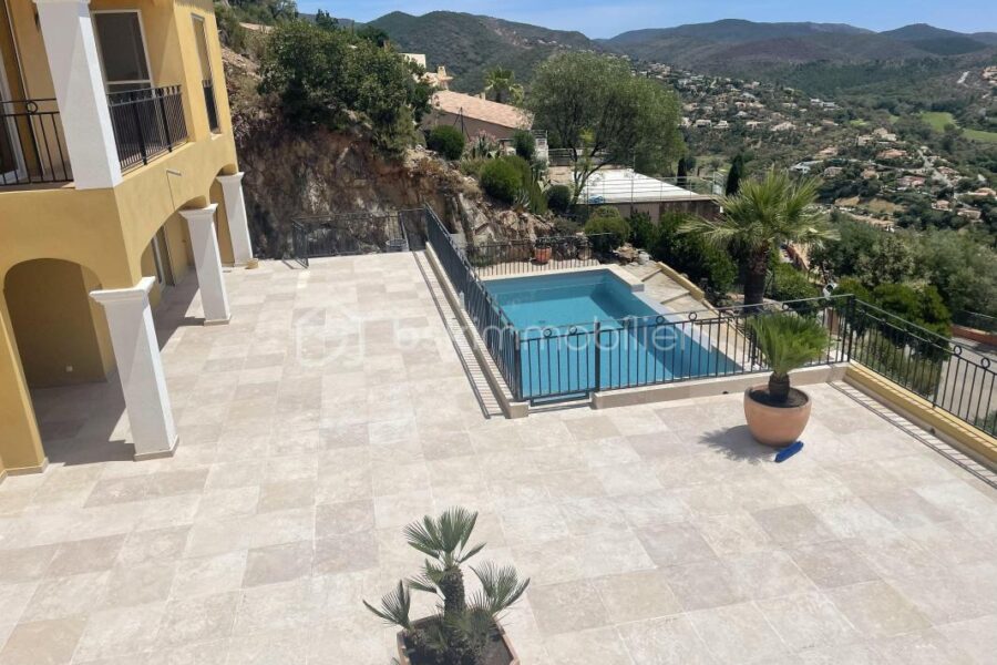 Maison à vendre à La londe les maures — Vue mer — photo 3