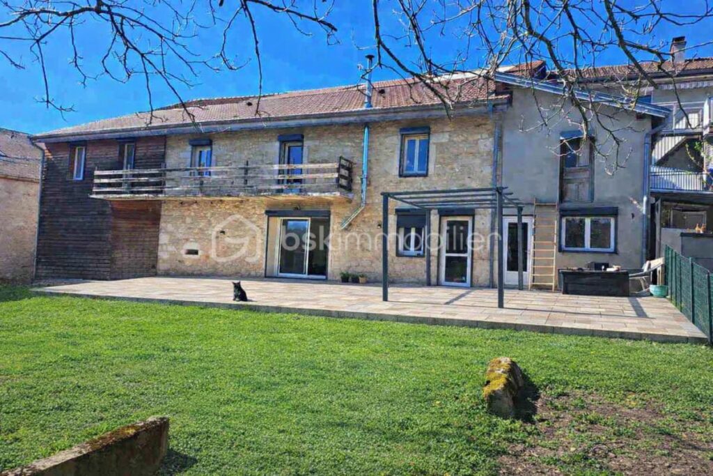 Maison a VIRY de 130M2 – 4 pièces – 3 chambres – 130 m²