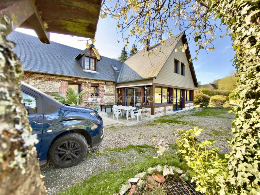 🏡 Maison pleine de charme 160 m² avec terrain exceptionnel de 5 500 m² – Rives-en-Seine – 8 pièces – 5 chambres – 160 m²