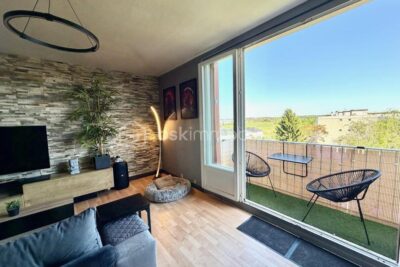 Résidence Bellevue/ F3 dernière étage / une place de parking/ et une cave – 3 pièces – 2 chambres – 61 m²