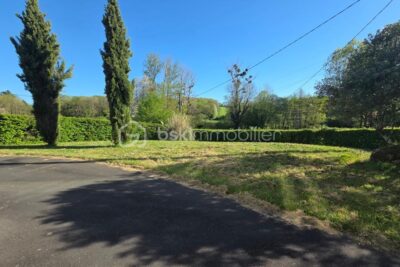 Maison 8 pièces 182m2 – 8 pièces – 3 chambres – 182 m²