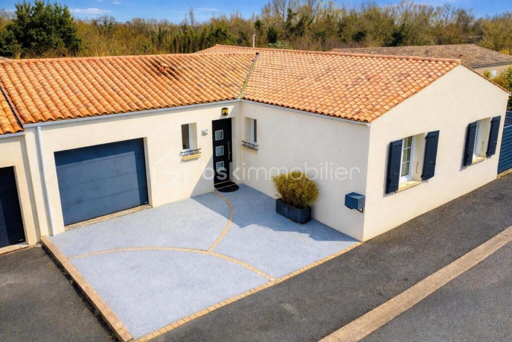 Maison 3 chambres – Jardin arboré 450m2– Garage – Aucun travaux – Soubise – 4 pièces – 3 chambres – 97 m²